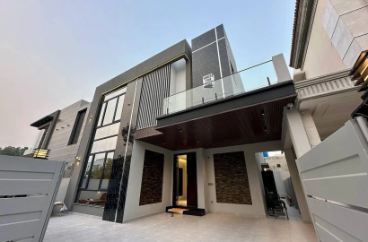 10 Marla Modern Bungalow For Sale In Tariq Gardens Lahore