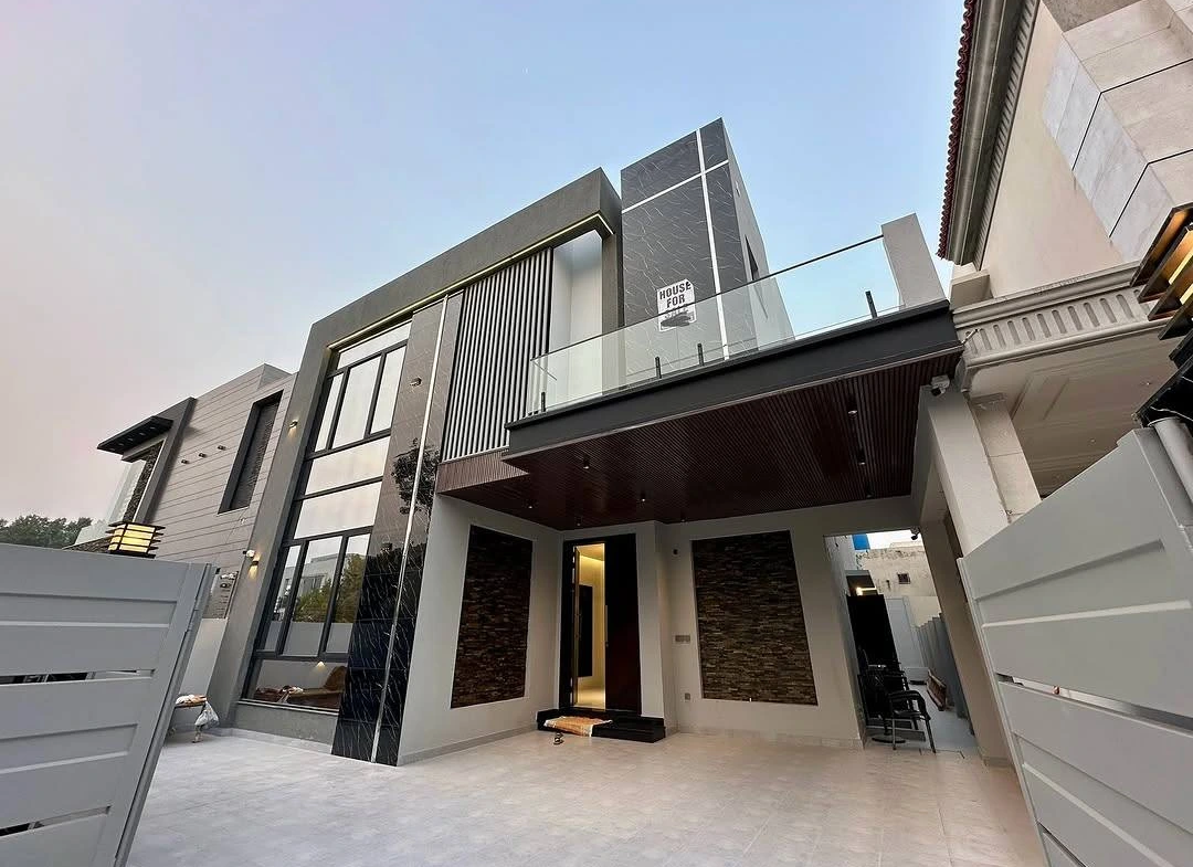 10 Marla Modern Bungalow For Sale In Tariq Gardens Lahore