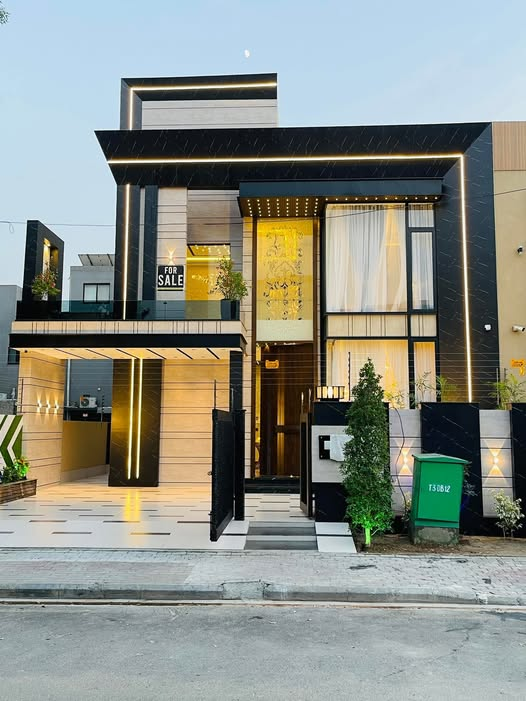 10 Marla Modern Bungalow For Sale In Tariq Gardens Lahore